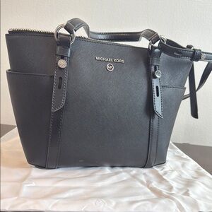 💐 Michael Kors Black Women's Bag